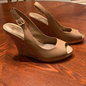 Lilly Pulitzer open toe wedges